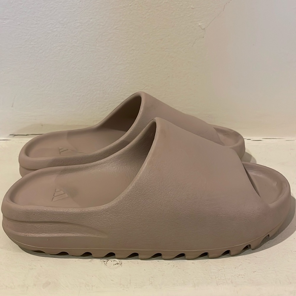 Yeezy Slides in color Pure (men’s size 8)